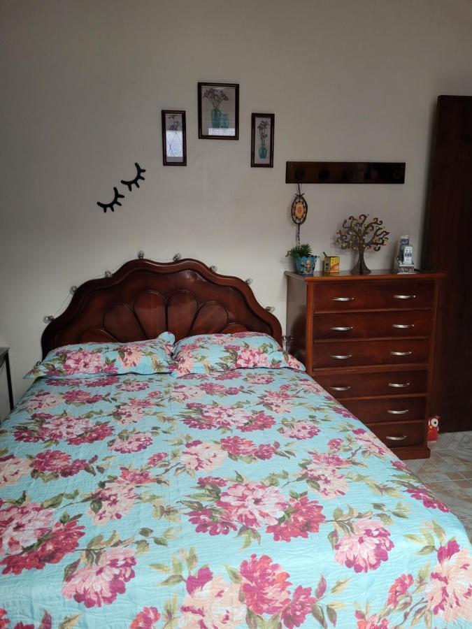 Casa Aconchegante Em Vila Valqueire リオデジャネイロ エクステリア 写真